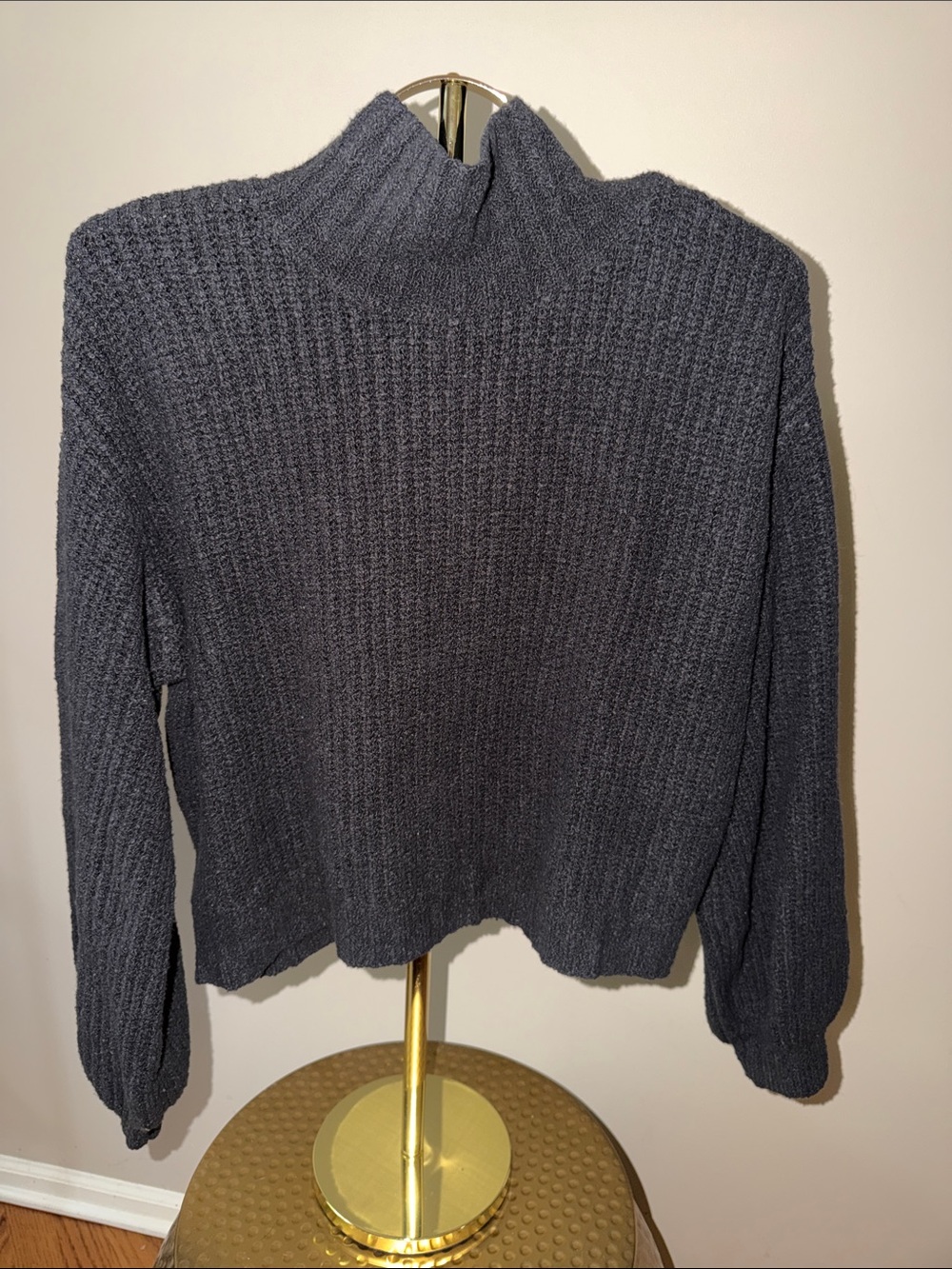 Women’s Dark Gray Cropped Turtleneck Knit Sweater